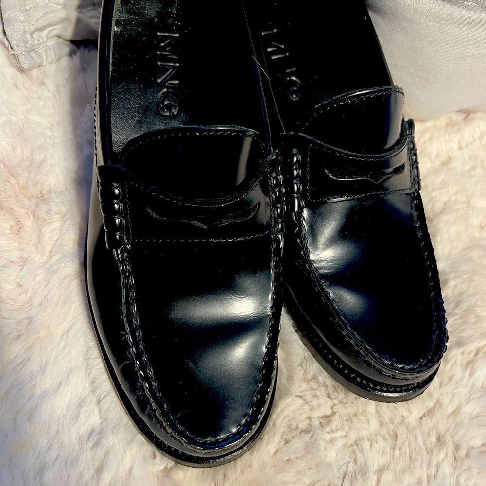 Beautiful,like new, black leather loafers Size 6